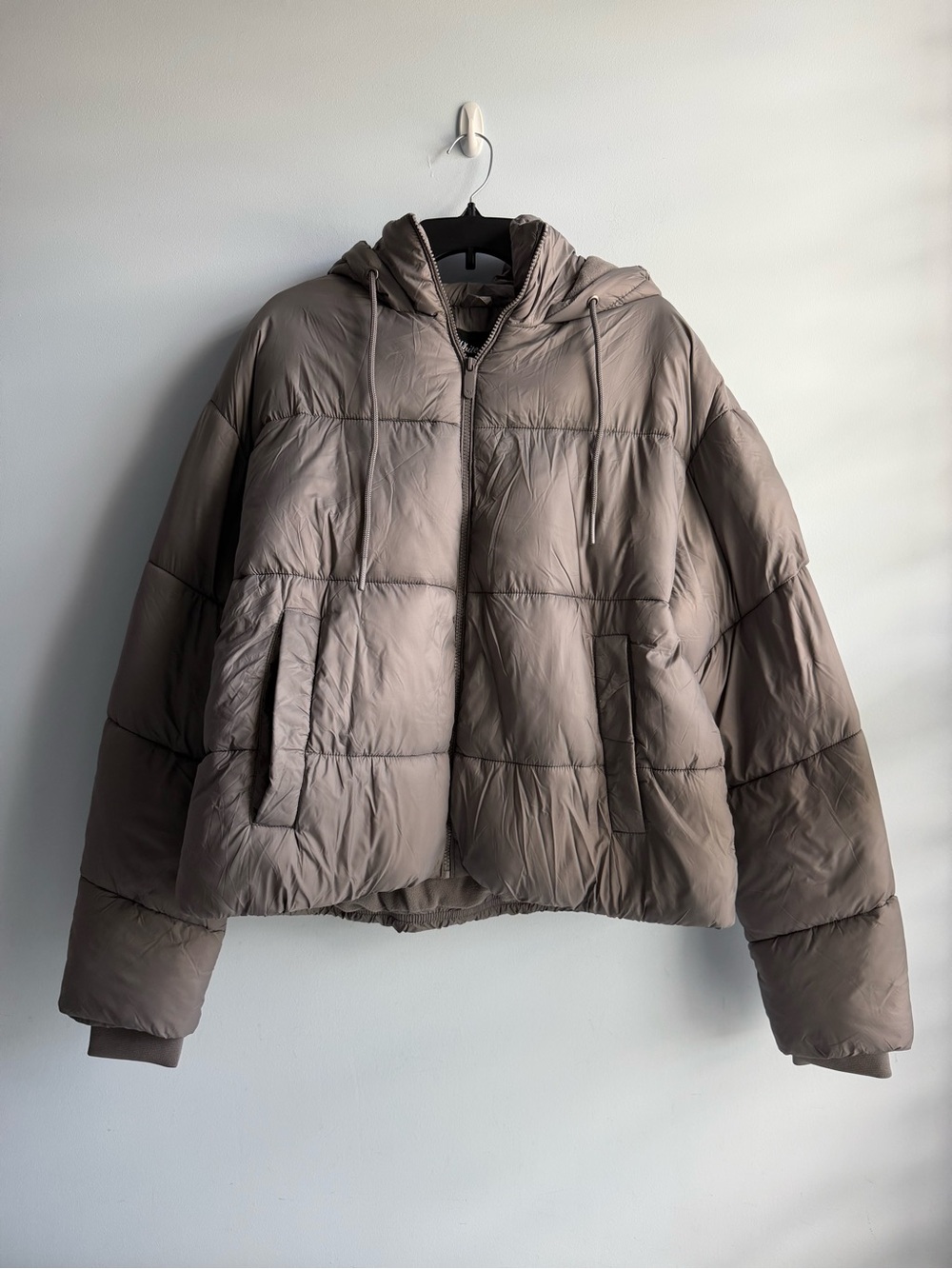 White Mark Women’s Gray Plus Size Quilted Puffer Crop Jacket with Hood Size 2XL